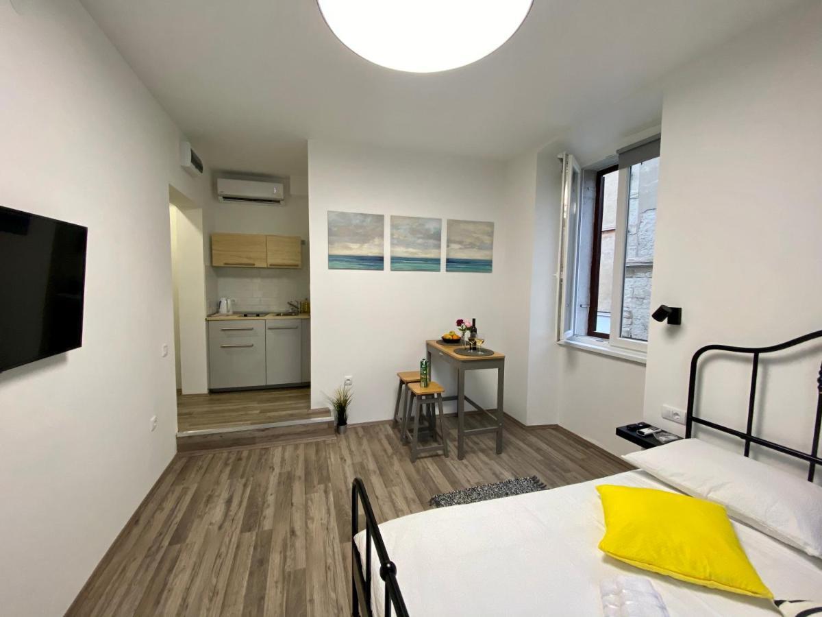 Apartments Flanaticus Pula Ngoại thất bức ảnh